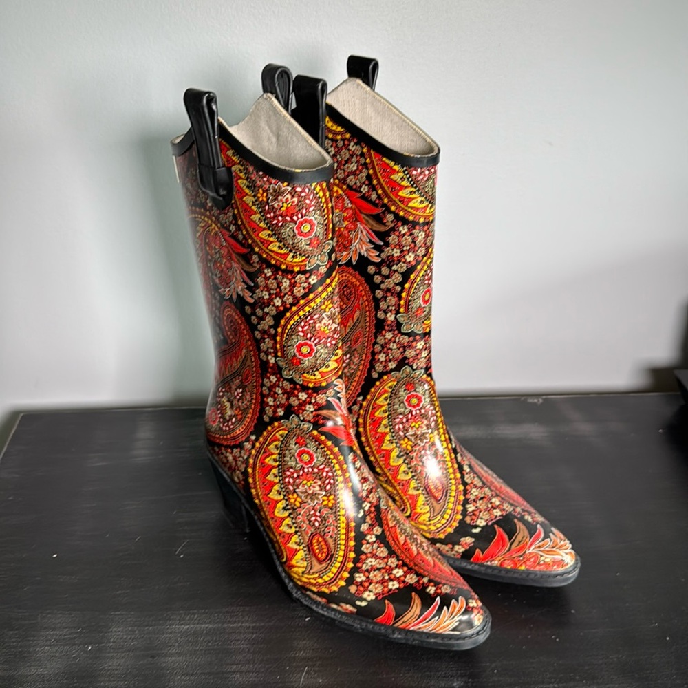 Paisley Patterned Rain Boots